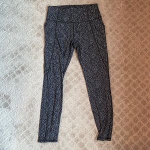 Athleta Lighting Static 7/8 Tight